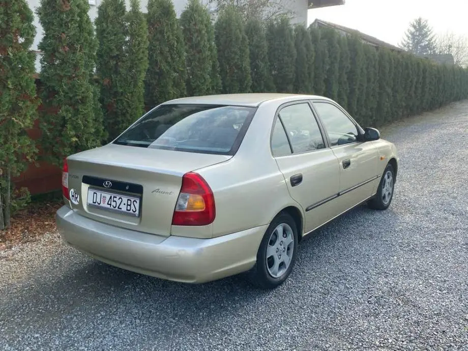 Hyundai Accent Accent 1.5 LS Klima 3