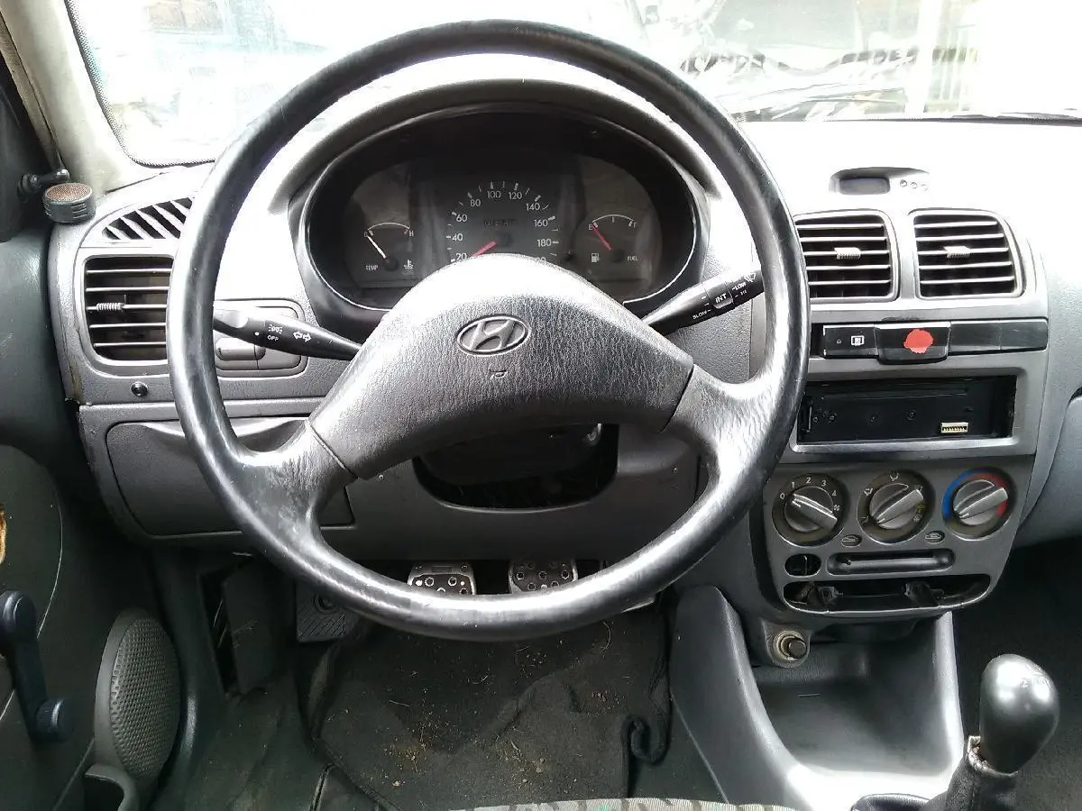 Hyundai Accent Accent 1.5 LS Servo Airbag 3