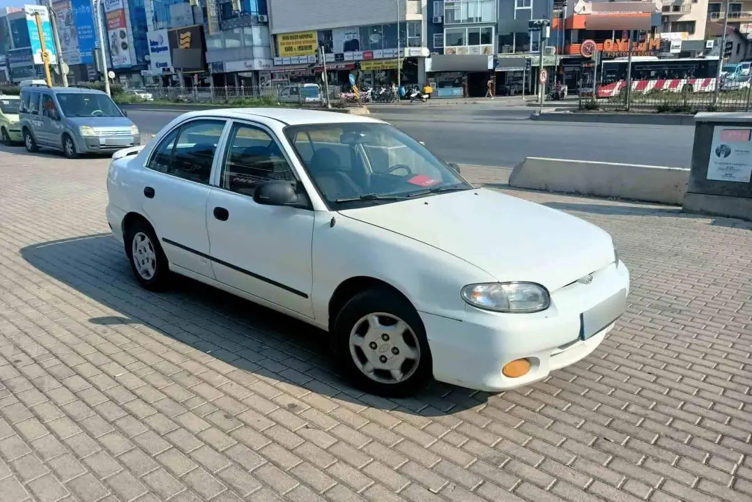 Hyundai Accent Accent 1.5 Pro GT 5