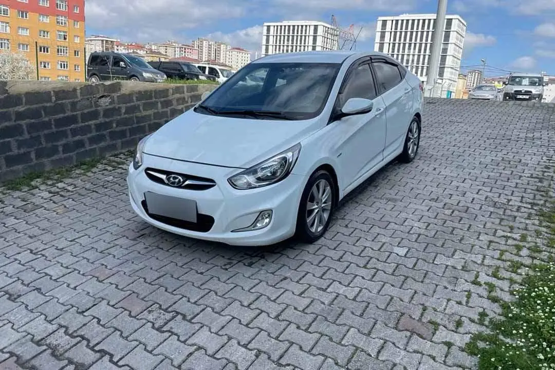 Hyundai Accent Blue Accent Blue 1.6 CRDI Mode Plus 4