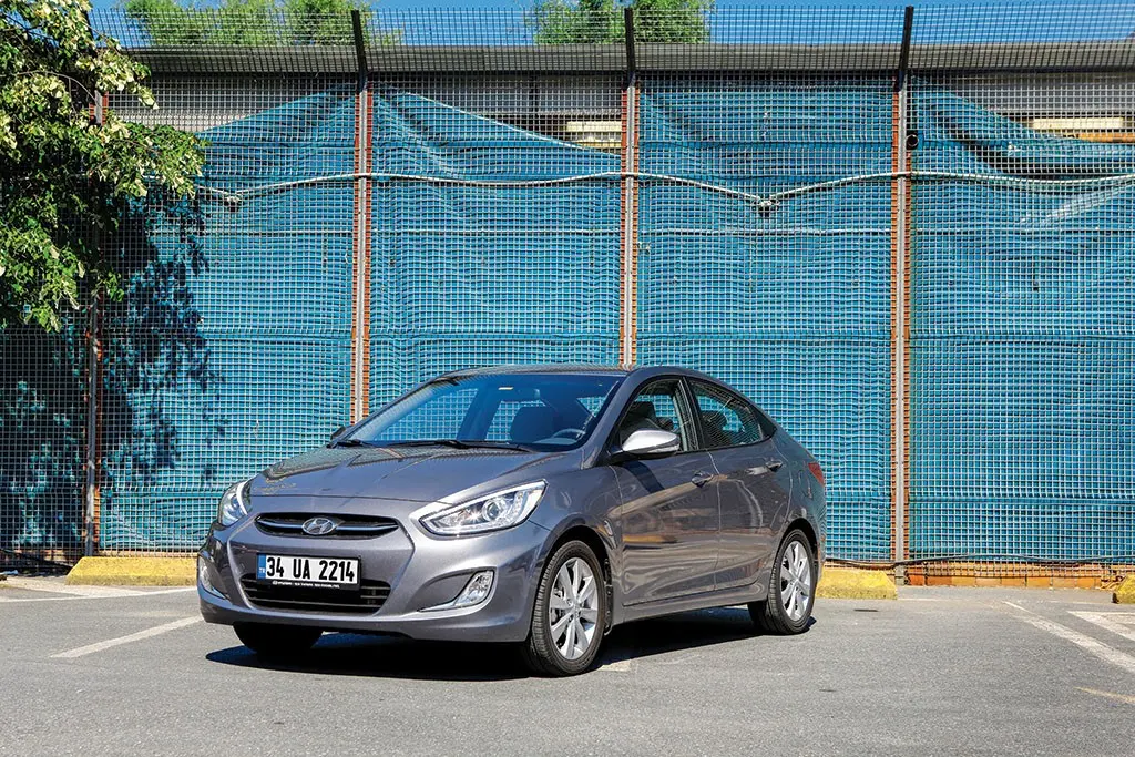 Hyundai Accent Blue Accent Blue 1.6 CRDI Biz 3