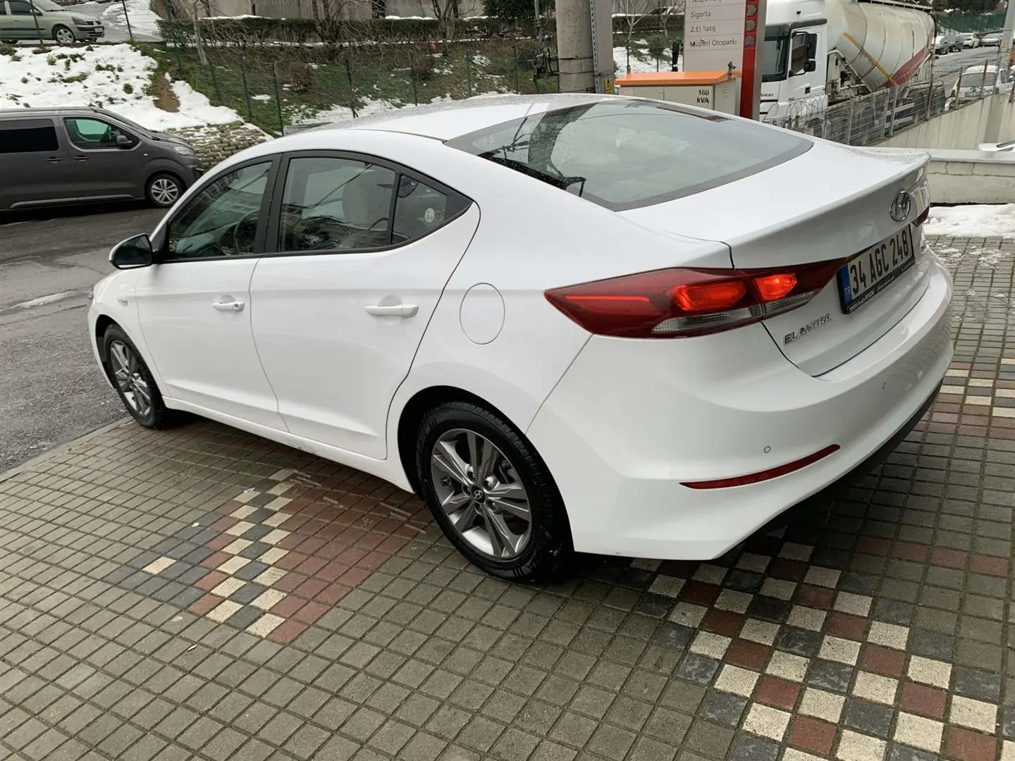 Hyundai Elantra Elantra 1.6 CRDI Style Plus DCT 0