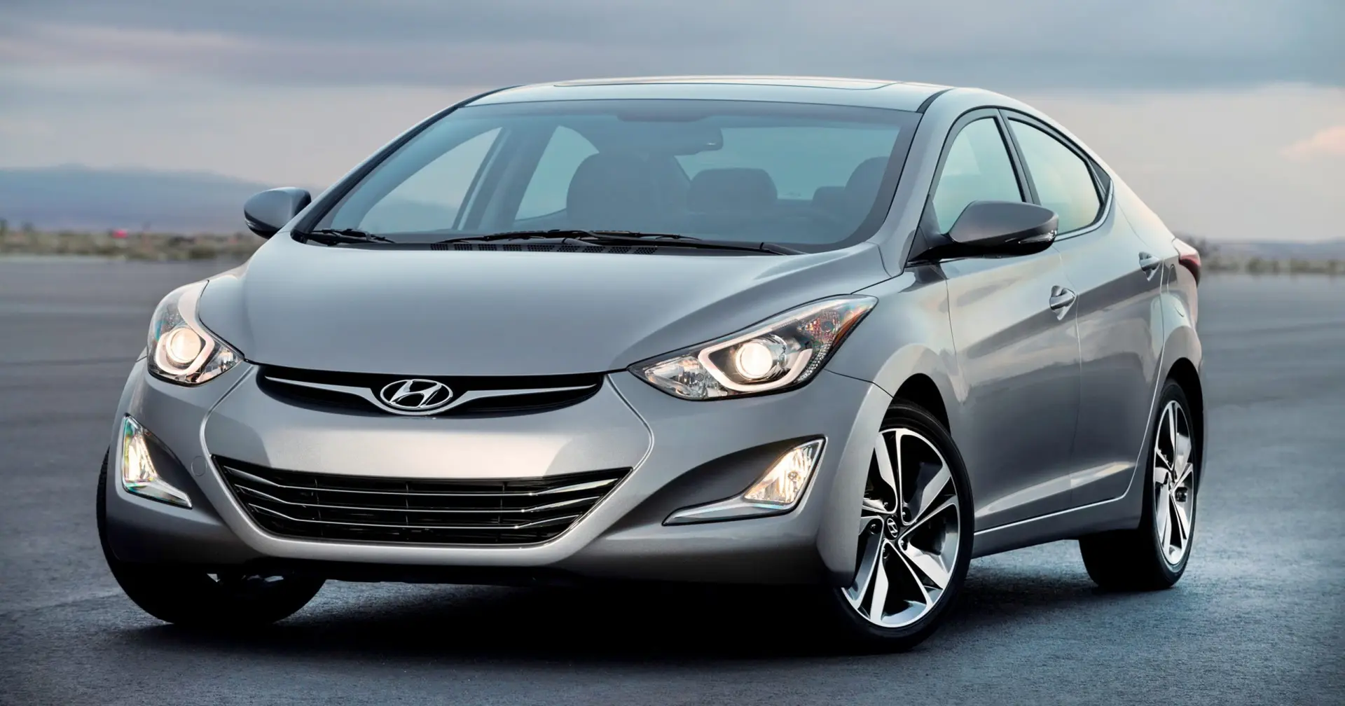 Hyundai Elantra Elantra 1.6 D-CVVT Elite 5
