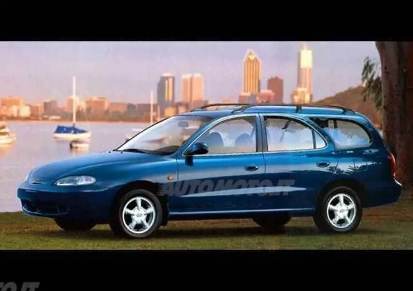 Hyundai Elantra Elantra 1.6i GL 4