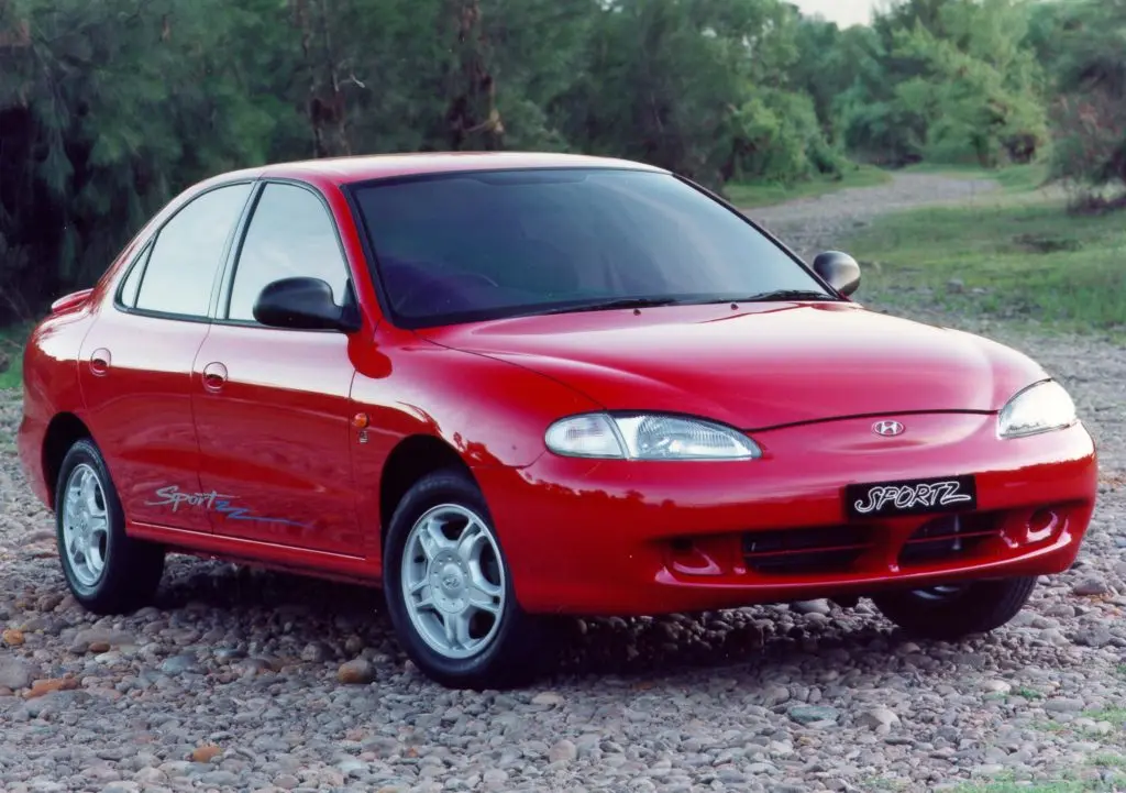 Hyundai Elantra Elantra 1.6i GL 5