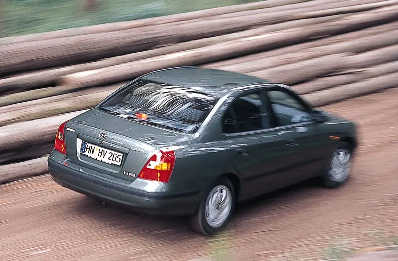 Hyundai Elantra Elantra 1.6i GL 5