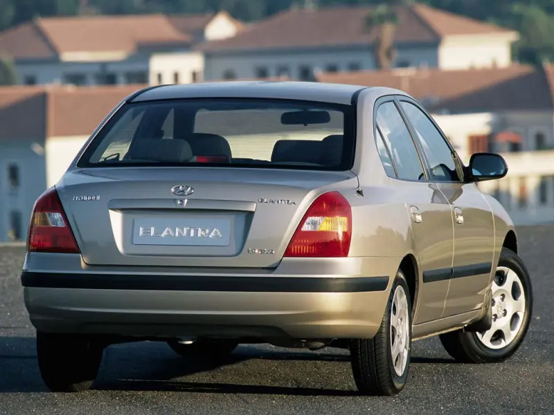 Hyundai Elantra Elantra 1.6i GL 3