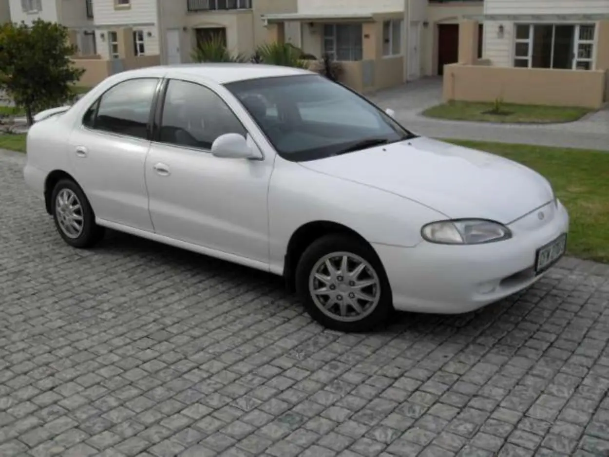 Hyundai Elantra Elantra 1.6i GLS 3