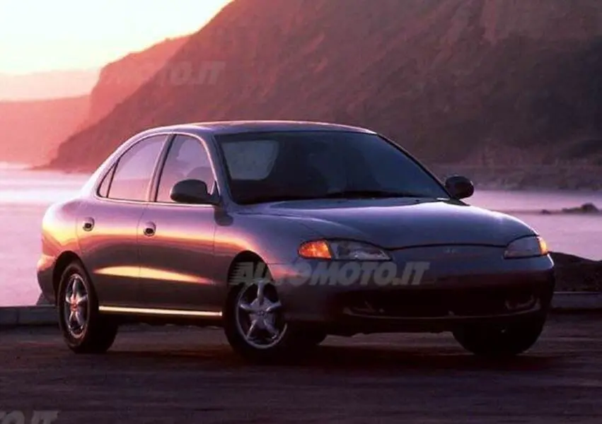 Hyundai Elantra Elantra 1.6i GLS 4