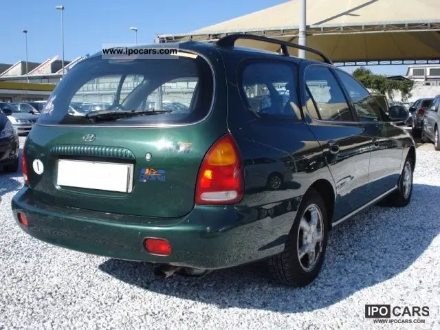 Hyundai Elantra Elantra 1.6i GLS Comfort 5