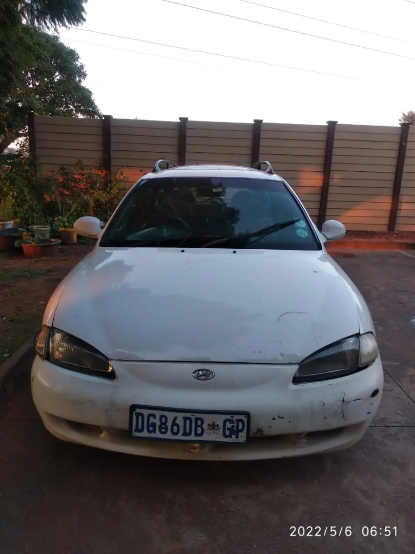 Hyundai Elantra Elantra 2.0i Cool 4