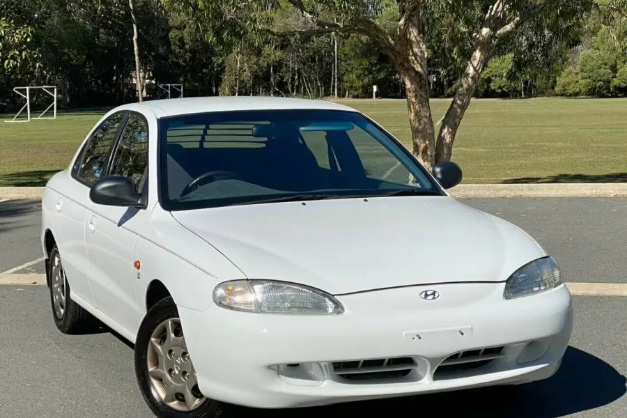 Hyundai Elantra Elantra 2.0i Cool 7