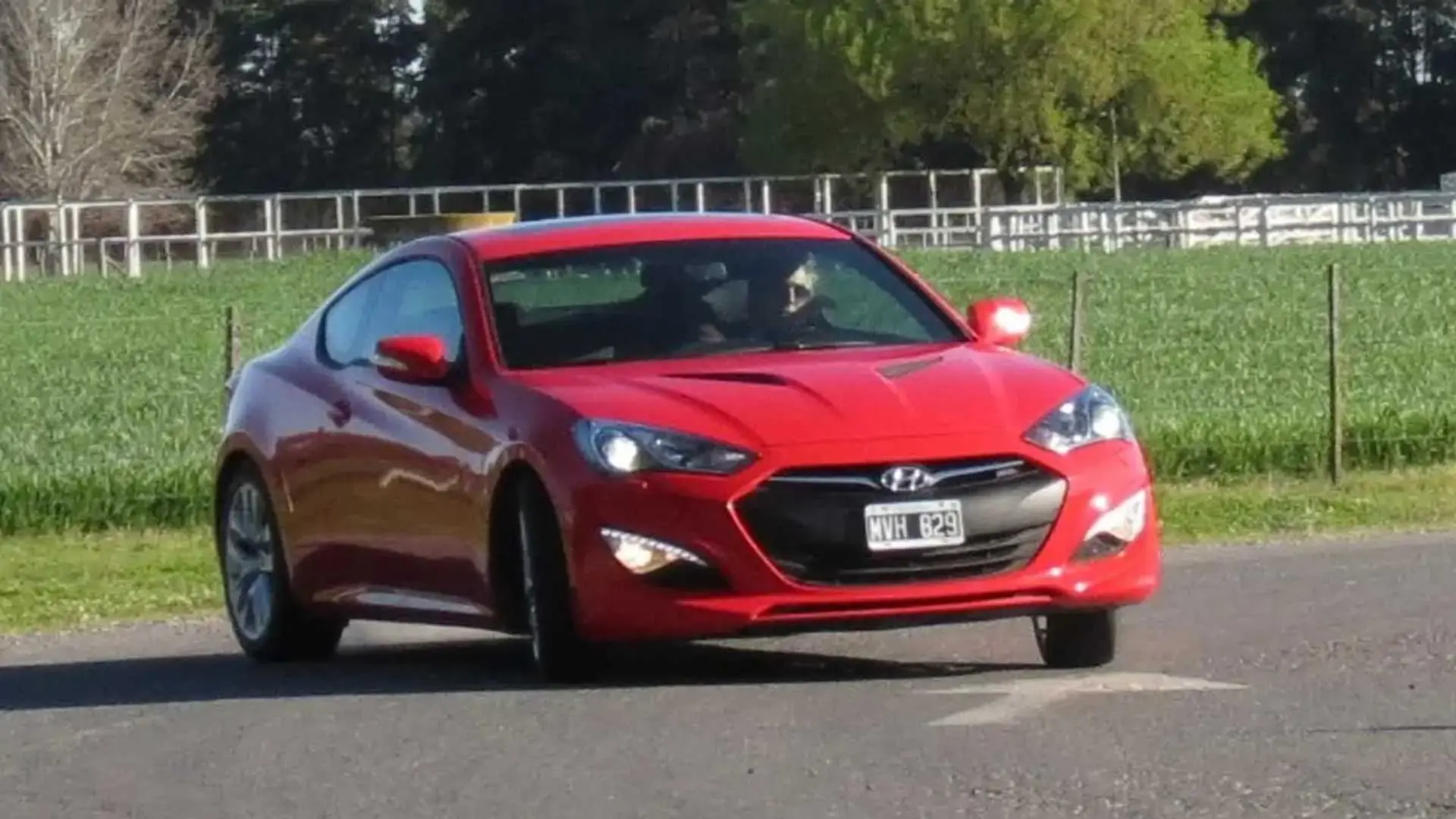 Hyundai Genesis Genesis 3.8 V6 2