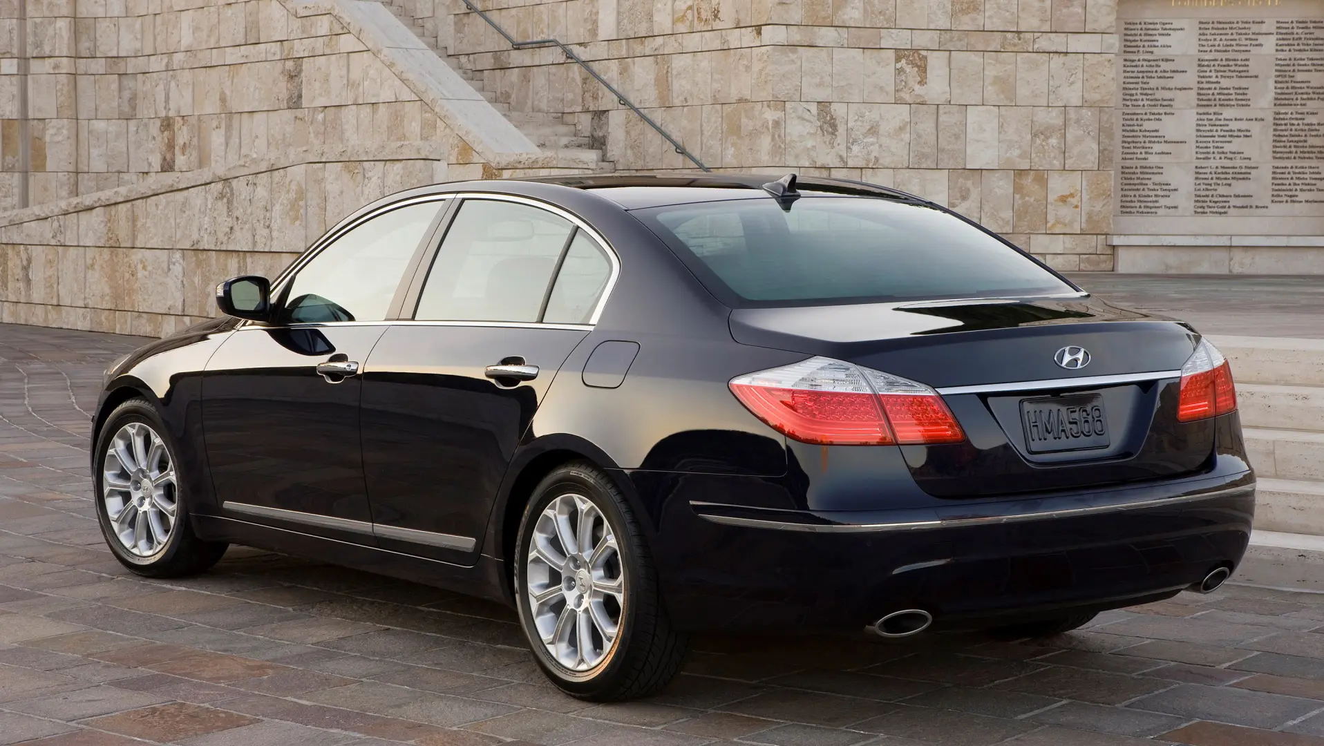 Hyundai Genesis Genesis 3.8 V6 3