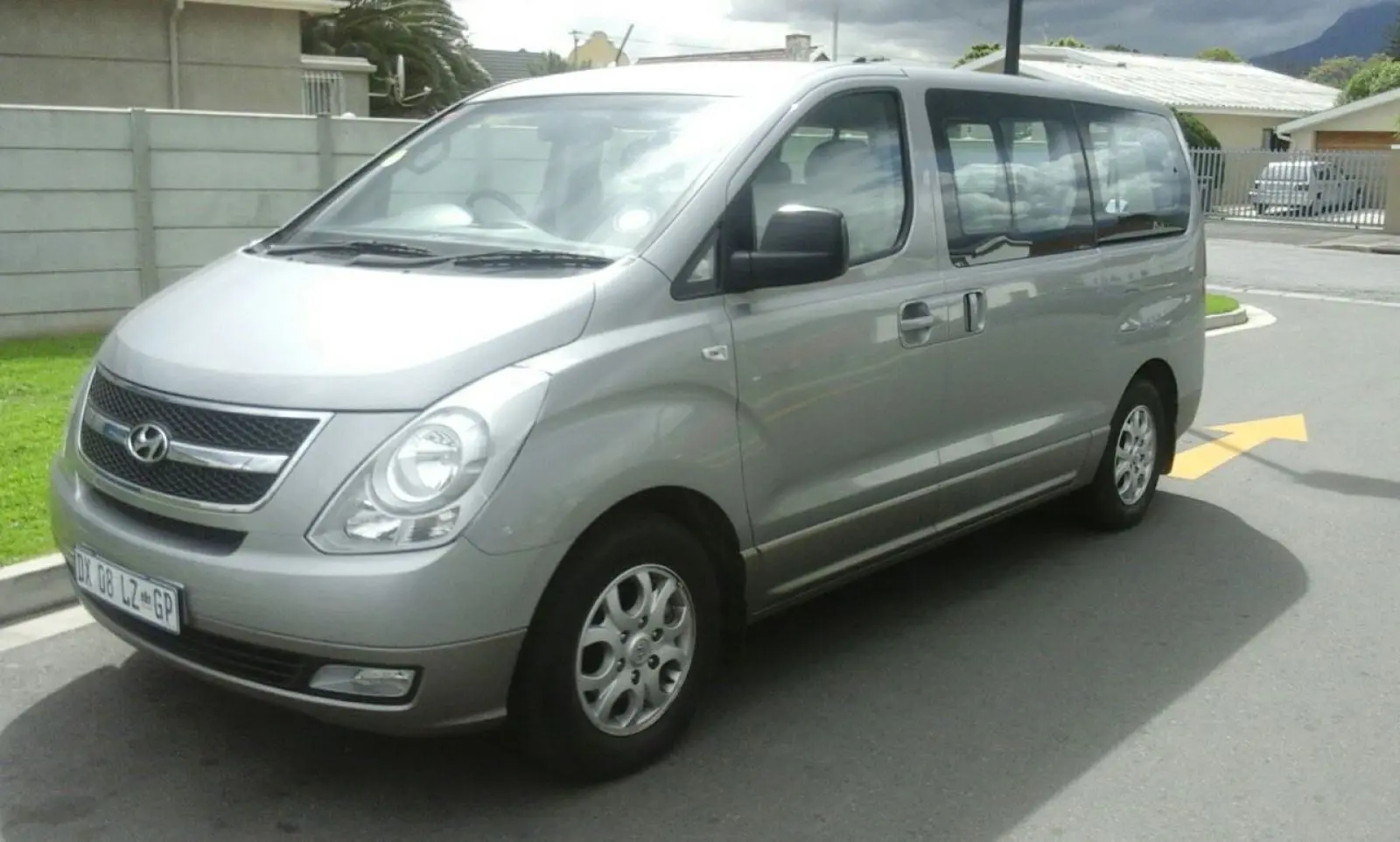 Hyundai  H-1 2.5 VGT Select 5