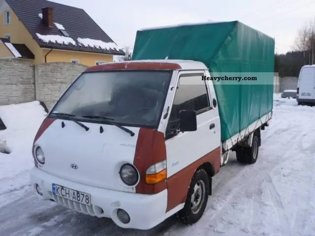 Hyundai H 100 H 100 2.5 D STD PAS PL 1