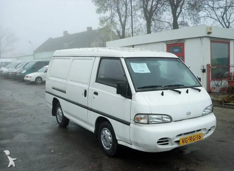 Hyundai H 100 H 100 2.5 D STD Super PAS PL 4
