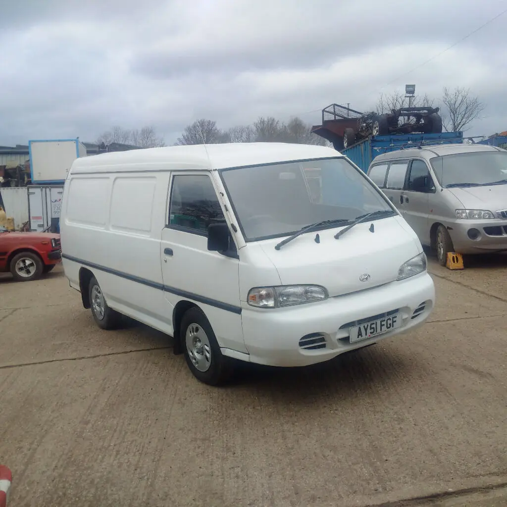 Hyundai H 100 H 100 2.5 D STD Super PAS PL 5