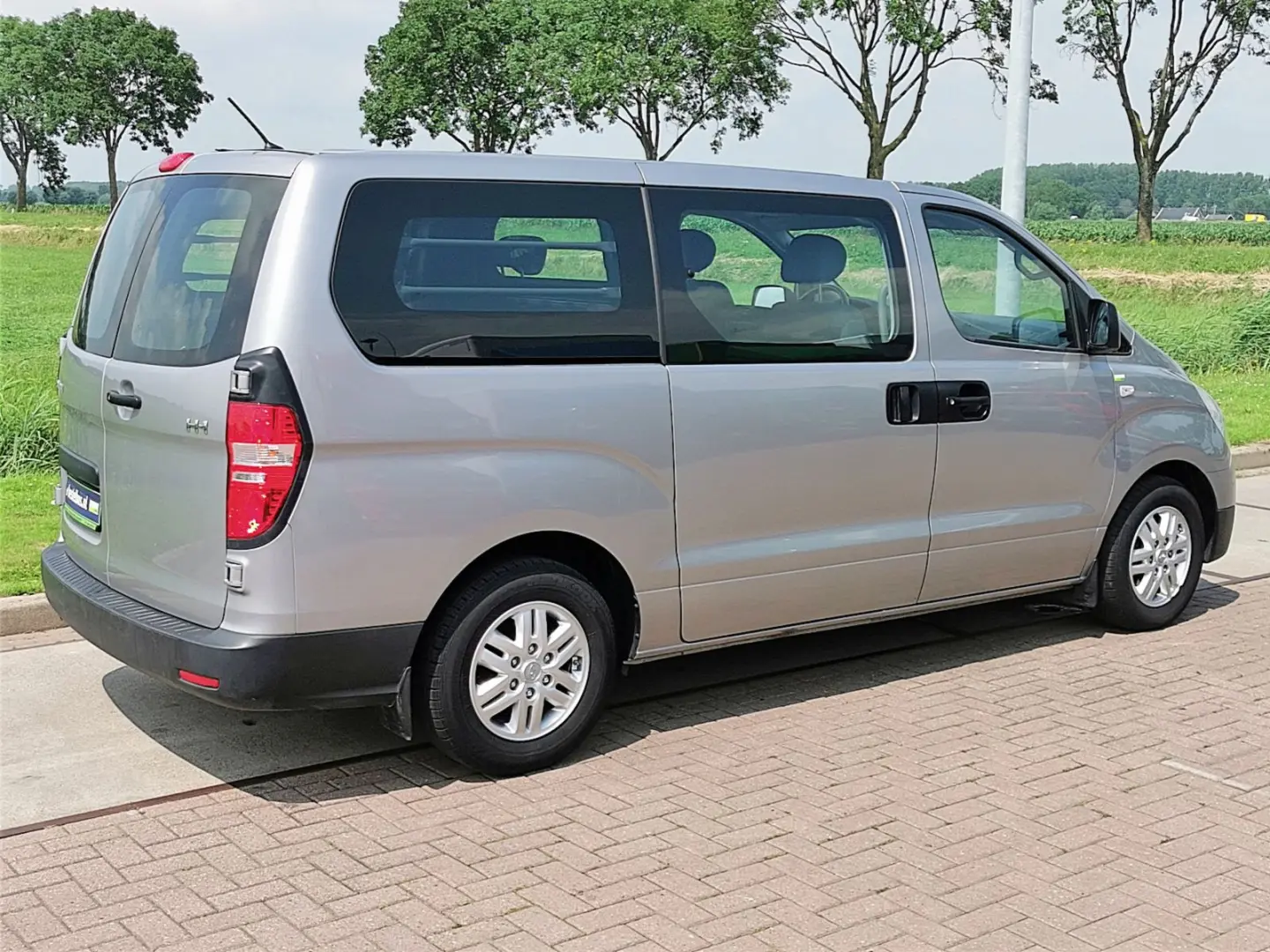 Hyundai H 100 H 100 2.5 D STD PAS PL 1