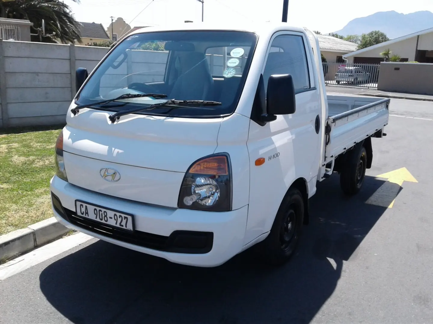 Hyundai H 100 H 100 2.6 D STD 1