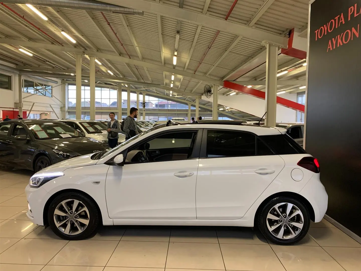 Hyundai i20 i20 1.4 CRDI Style Panoramik Cam Tavan Multimedya Paketi 0