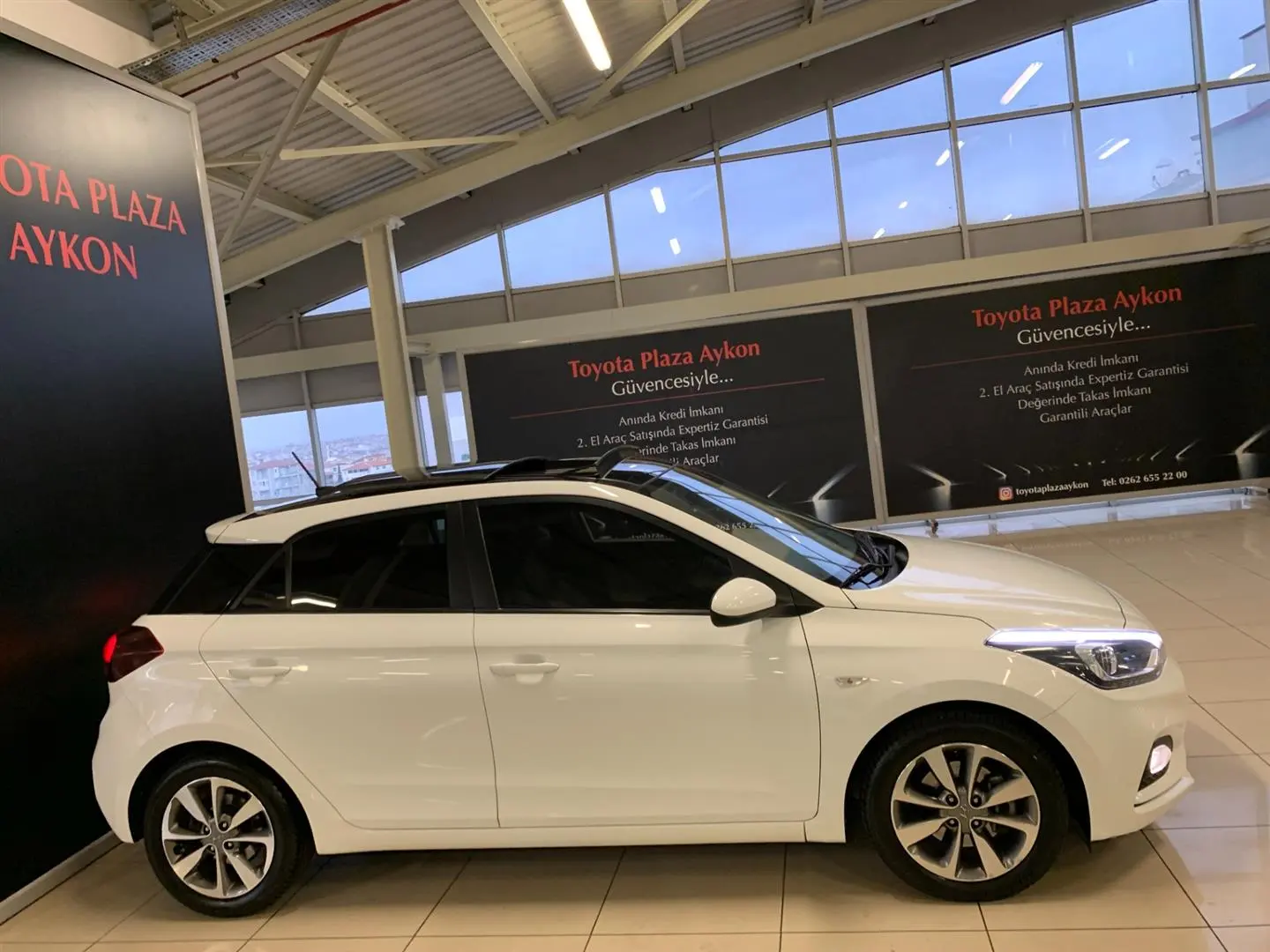 Hyundai i20 i20 1.0 T-GDI Style Panoramik Cam Tavan Multimedya Paketi DCT 5