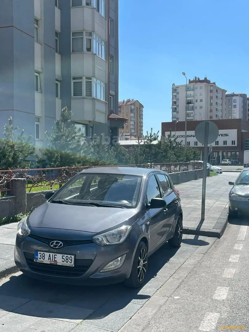 Hyundai i20 i20 1.2 D-CVVT Go 3
