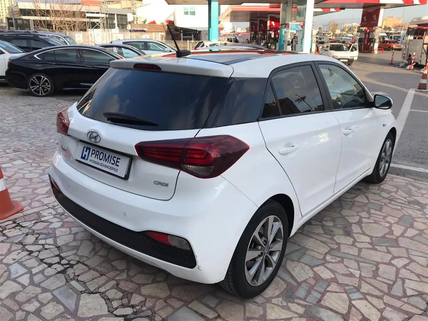 Hyundai i20 i20 1.4 CRDI Style 6