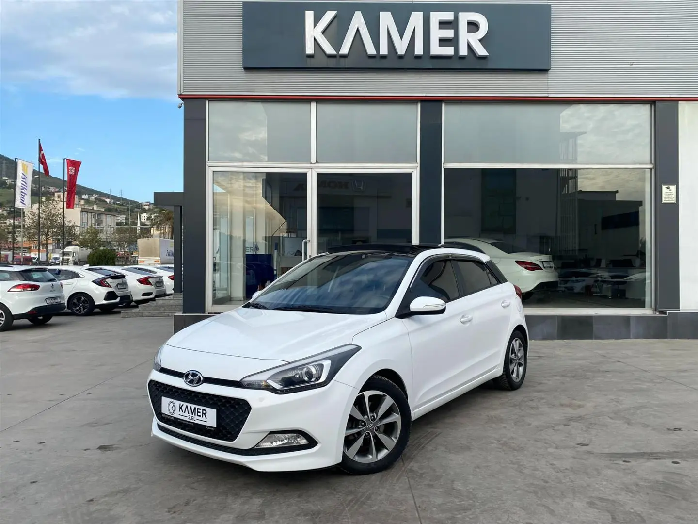 Hyundai i20 i20 1.4 CRDI Style Panoramik Cam Tavan 1