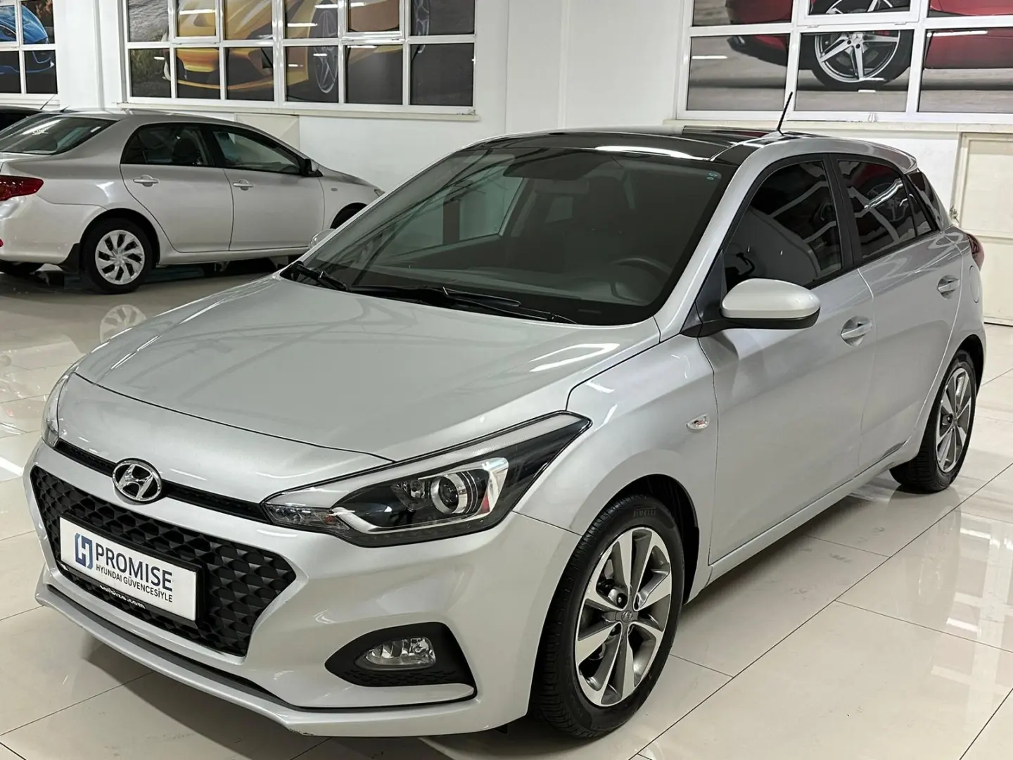 Hyundai i20 i20 1.4 MPI Style Panoramik Cam Tavan 4