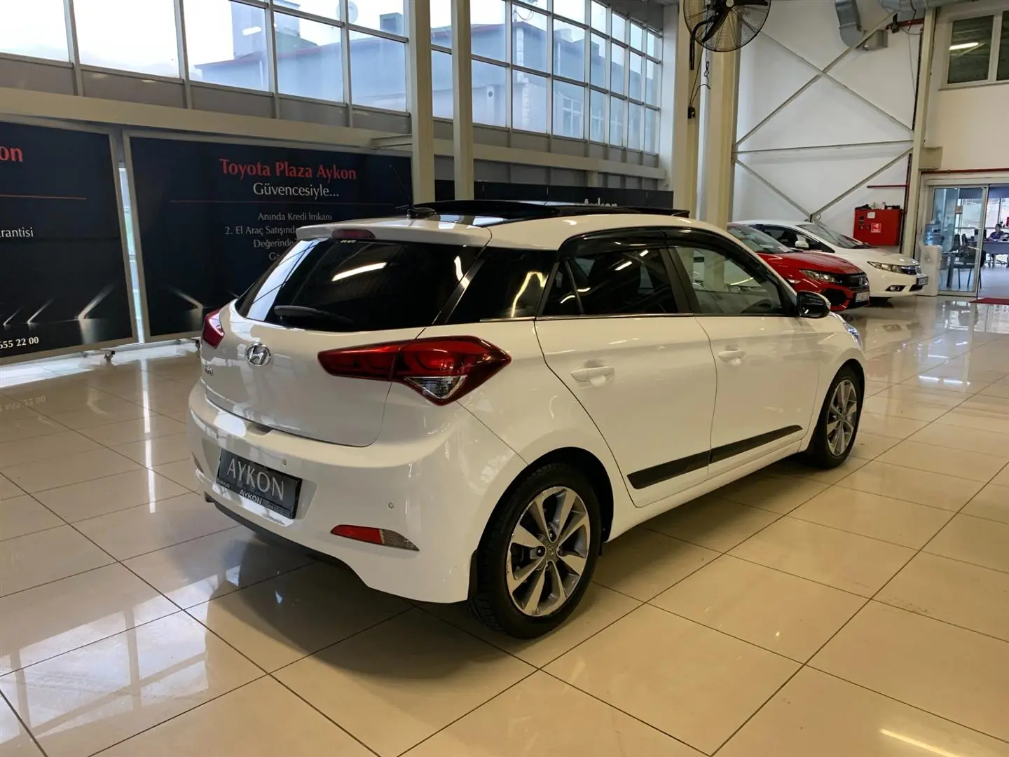 Hyundai i20 i20 1.4 CRDI Elite Smart Panoramik Cam Tavan 4
