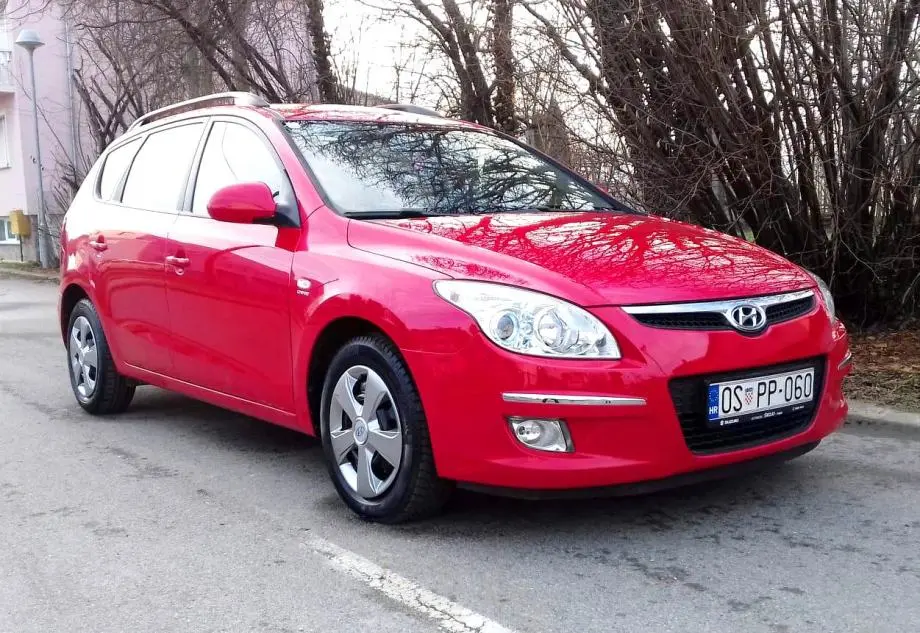 Hyundai i30 i30 CW 1.6 CRDI Mode 6