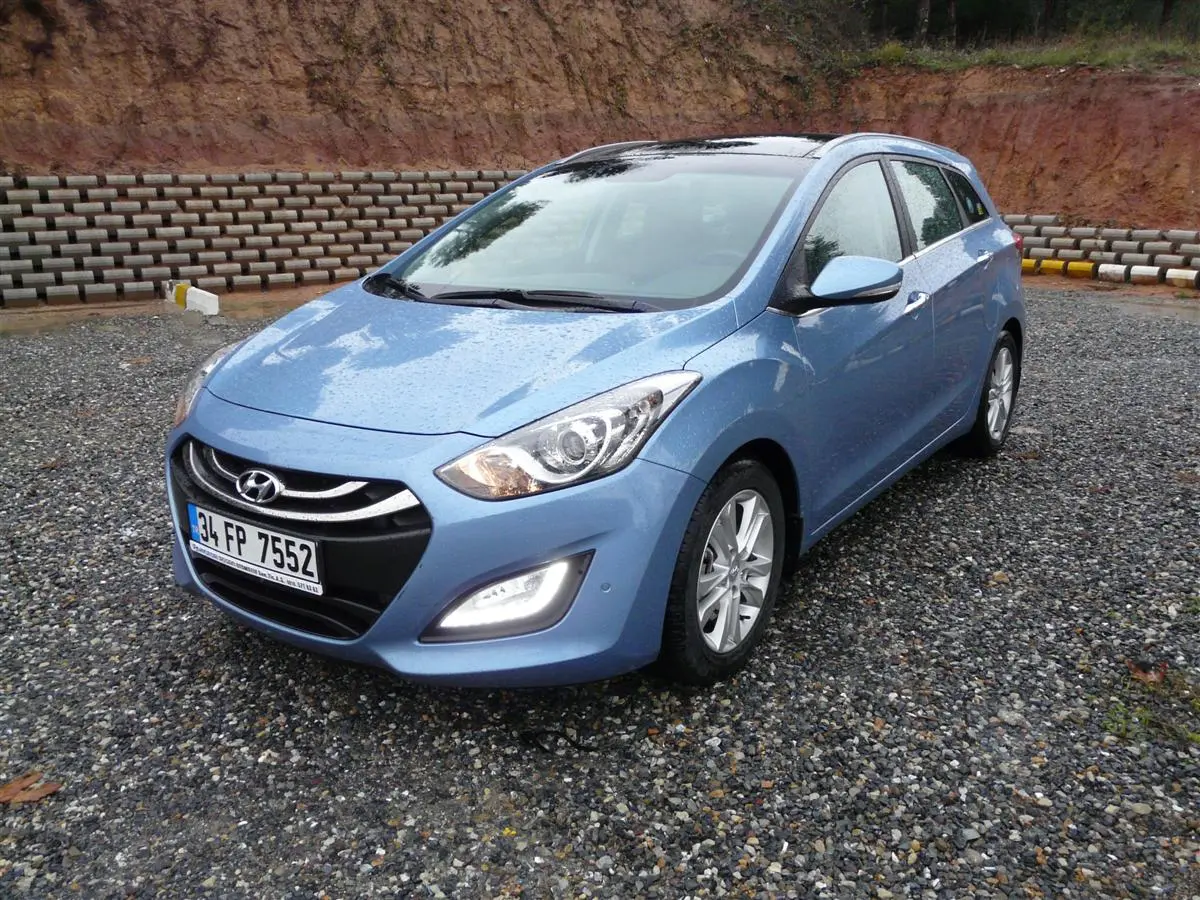 Hyundai i30 i30 CW 1.6 CRDI Elite 2