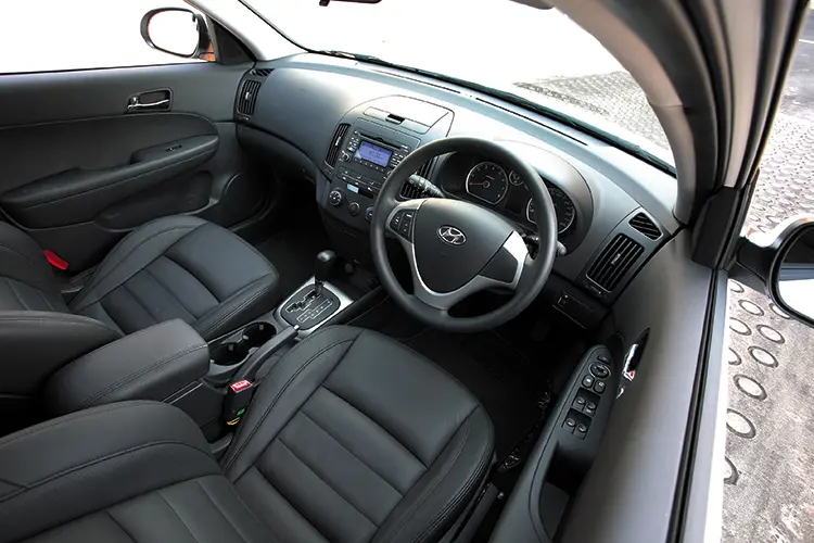 Hyundai i30 i30 CW 1.6 DOHC Mode 4