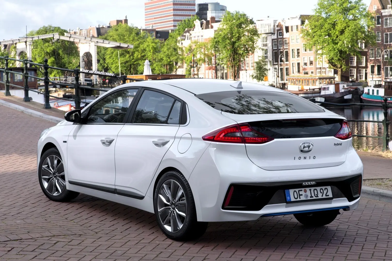 Hyundai Ioniq Ioniq 1.6 GDI Hybrid Progressive DCT 1