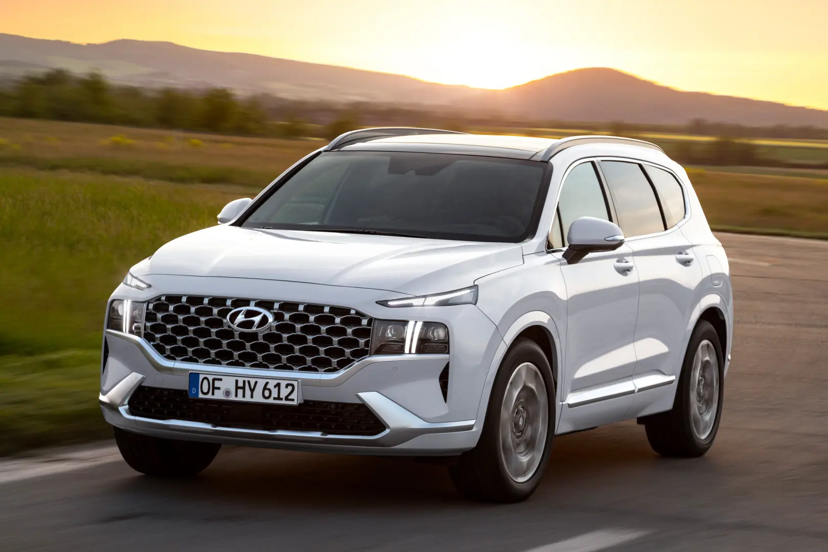 Hyundai Santa Fe Santa Fe 1.6 T-GDI Hibrit Progressive 4x4 1