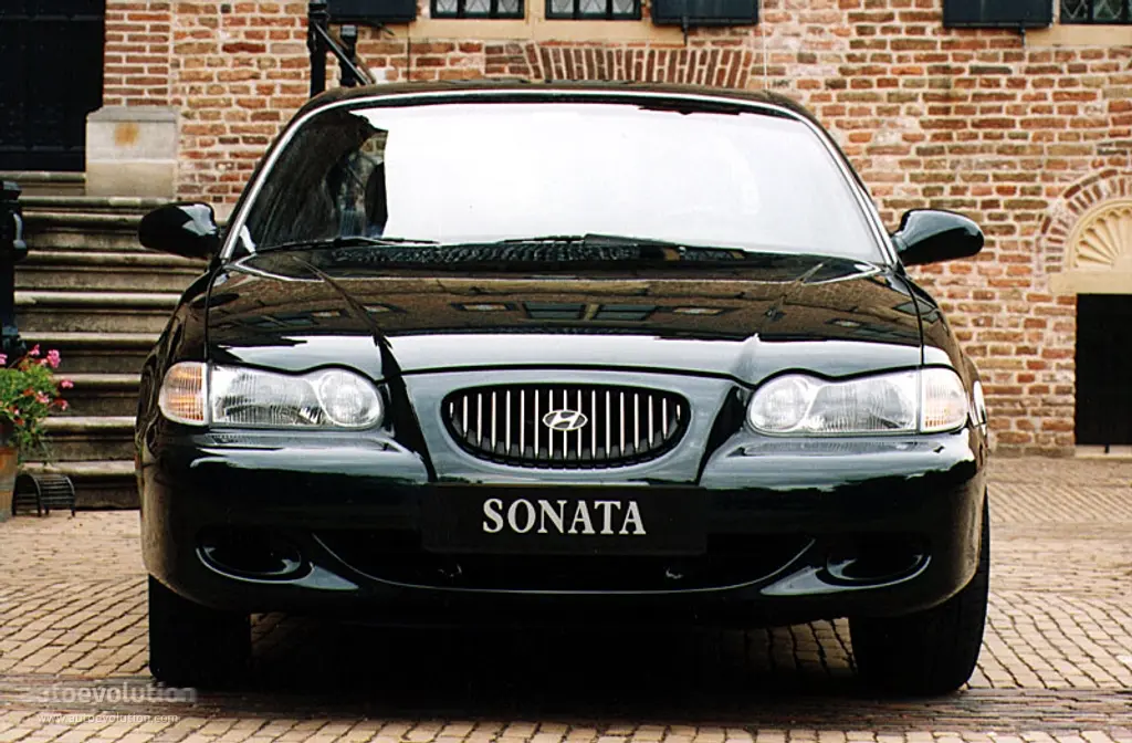 Hyundai Sonata Sonata 2.0i GLS 6