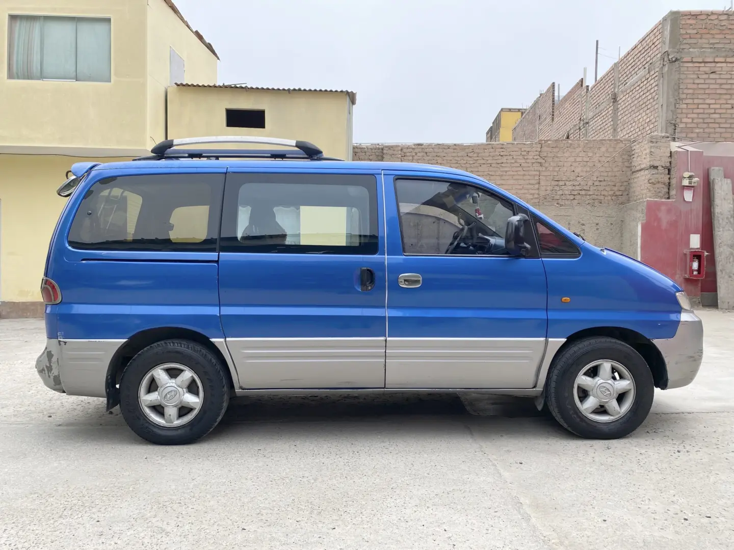 Hyundai Starex Starex 2.5 TD LWB ABS 5