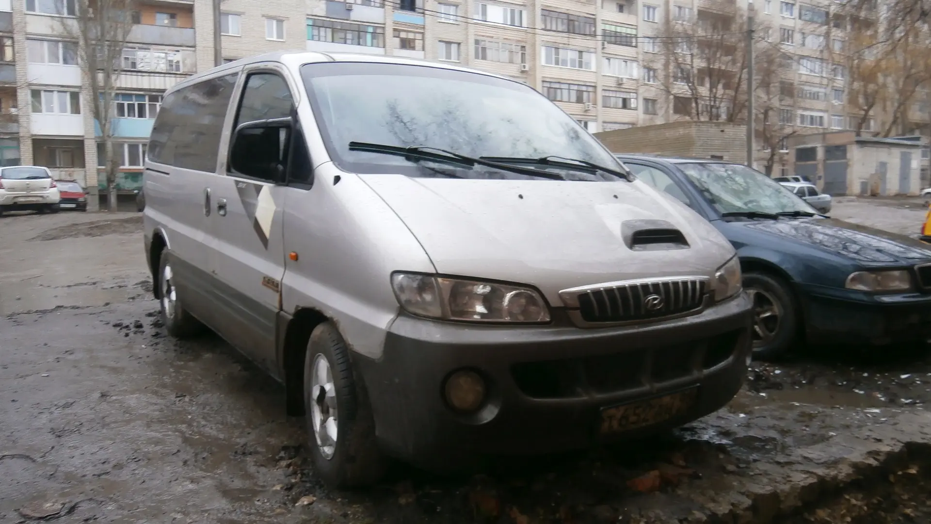 Hyundai Starex Starex 2.5 TD LWB ABS 5