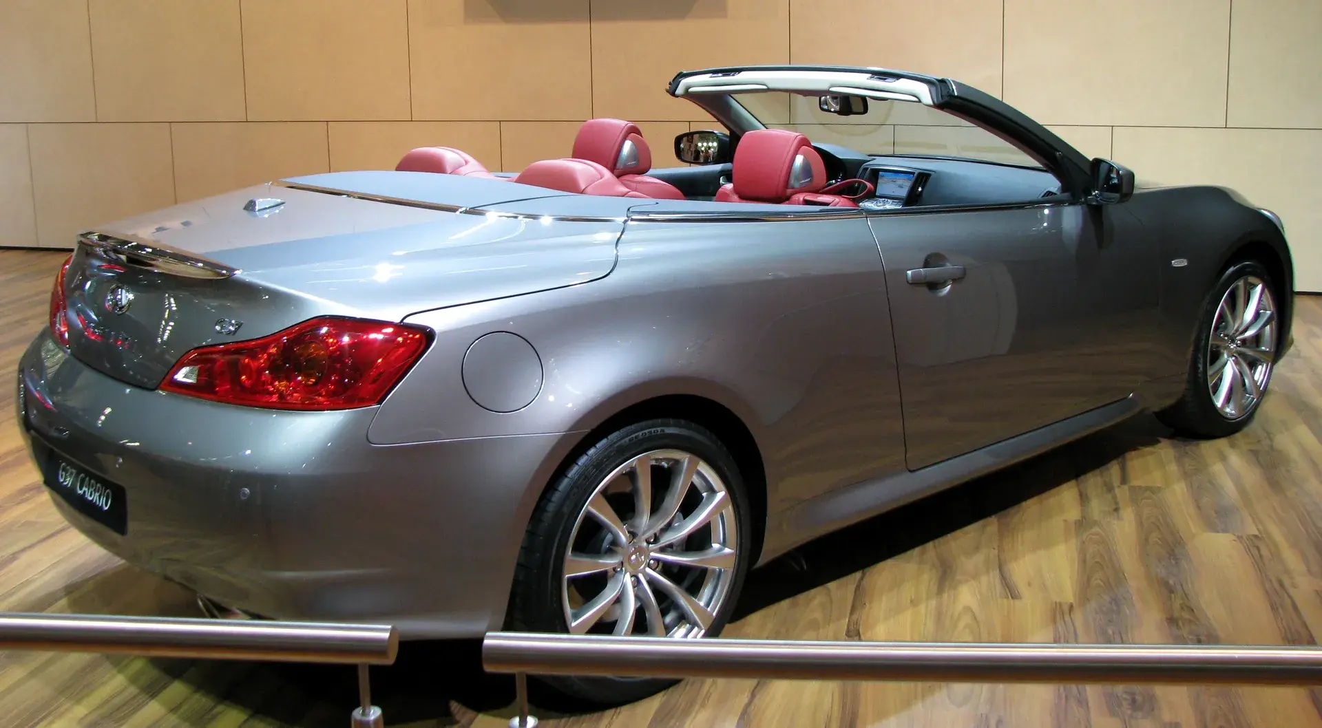 Infiniti G G37 3.7 V6 RWD GT Premium 3