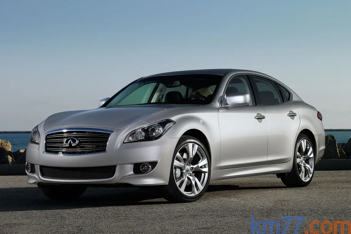 Infiniti M M 30 V6 Dizel 4