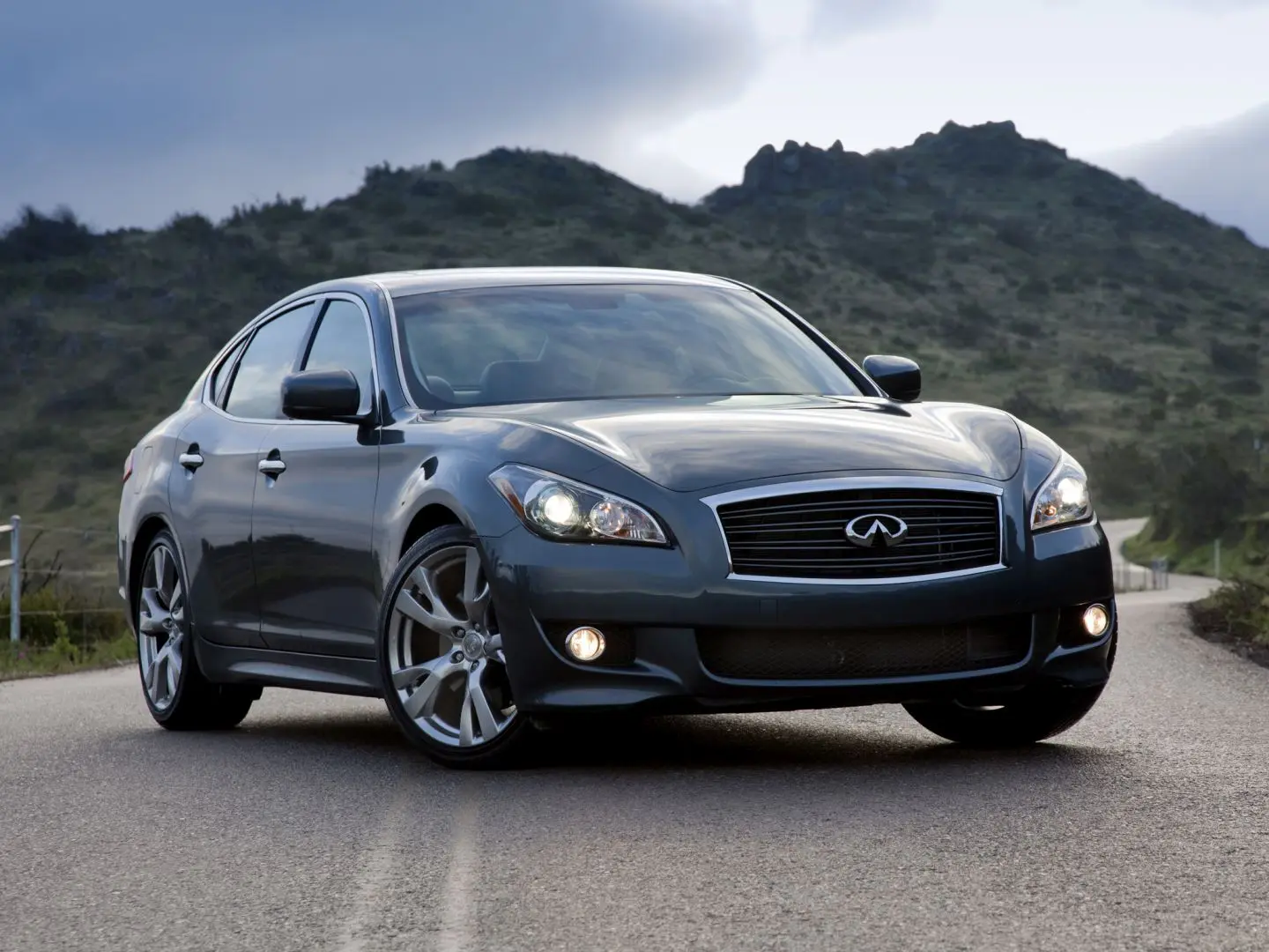 Infiniti M M 37 V6 Premium S 0