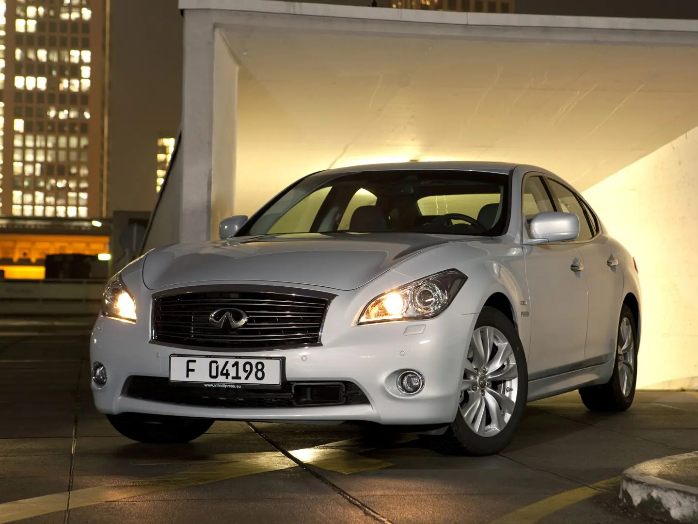 Infiniti M M 37 V6 Premium S 4