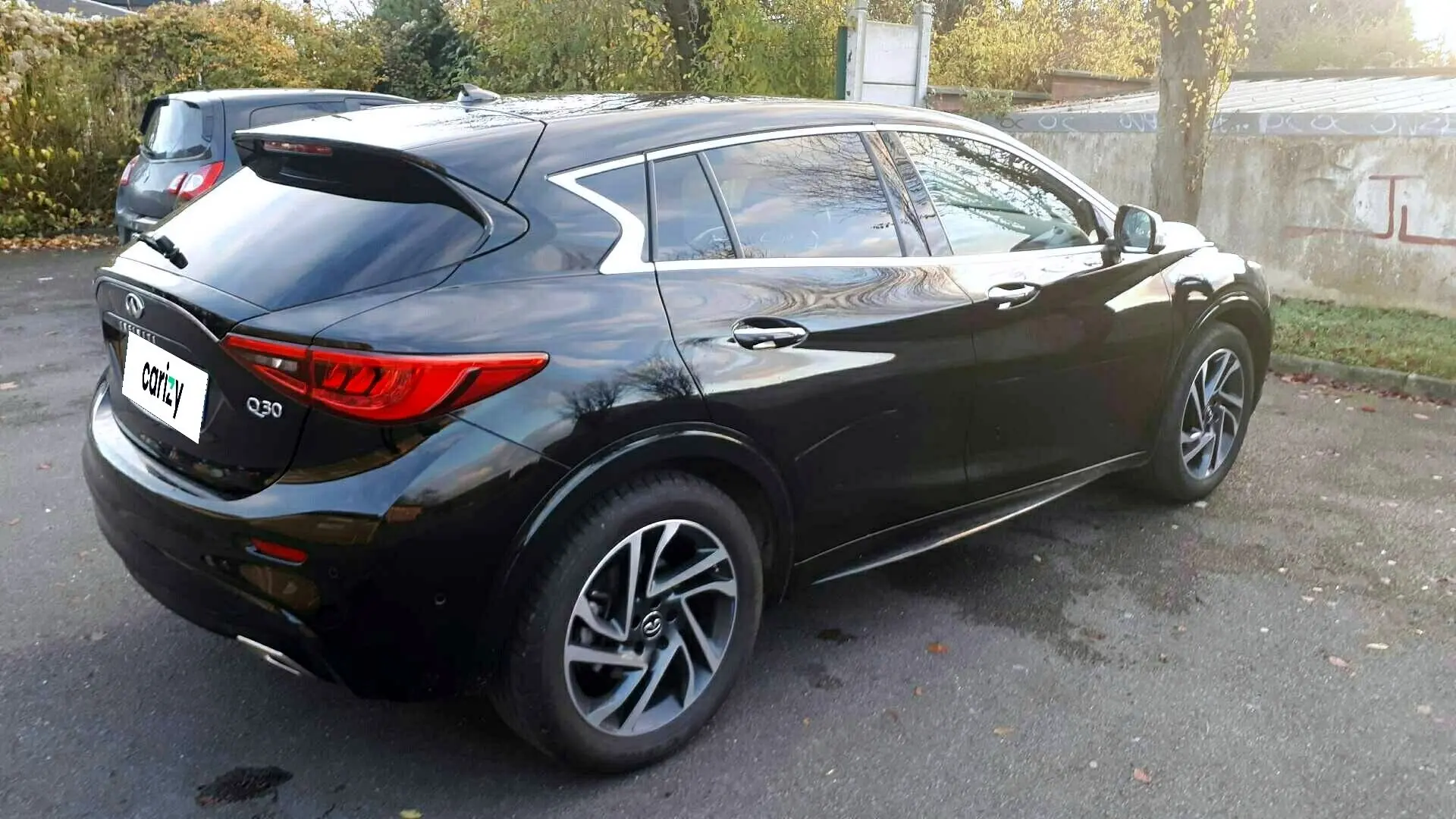 Infiniti Q30 Q30 1.5 D Premium City Black DCT 0