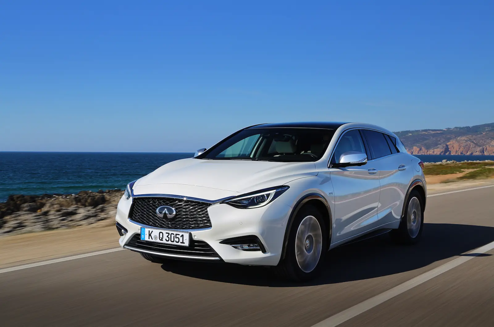 Infiniti Q30 Q30 1.6t Premium Tech-Theme DCT 2