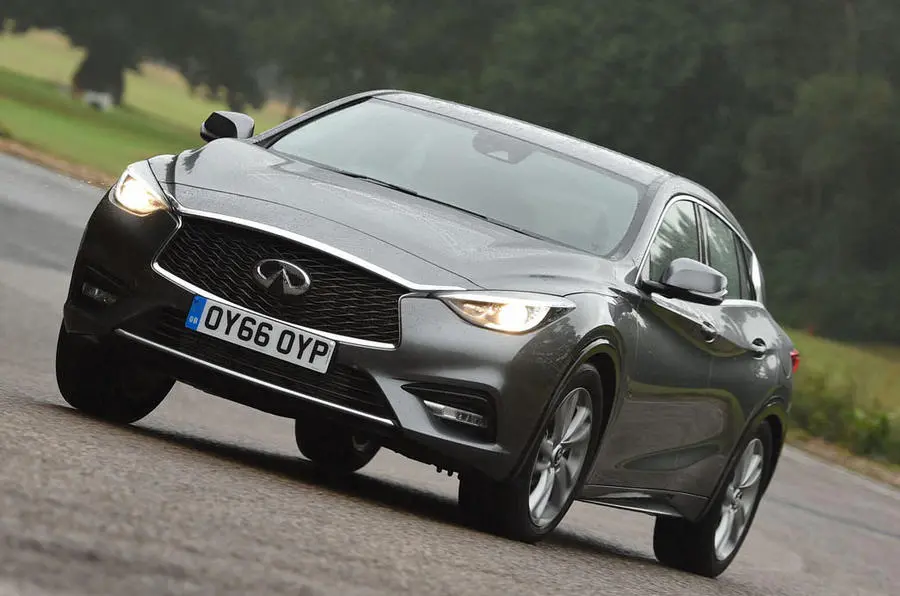 Infiniti Q30 Q30 1.6t Premium Tech-Theme DCT 3