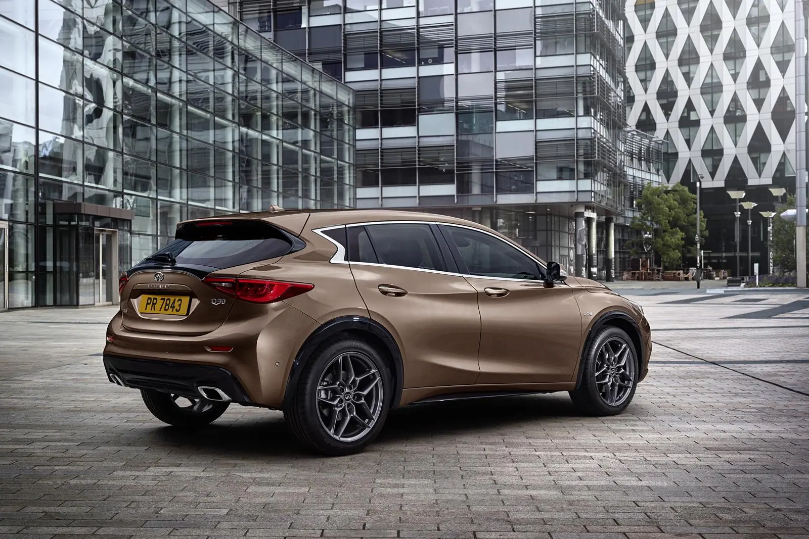 Infiniti Q30 Q30 1.6t Premium Tech-Theme DCT 5