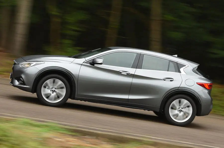Infiniti Q30 Q30 1.6t Premium DCT 4