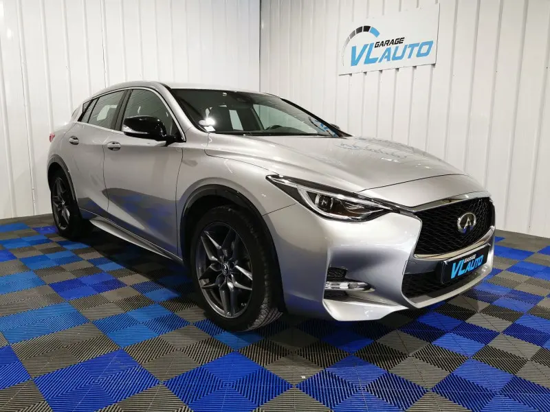Infiniti Q30 Q30 1.6t Sport DCT 7