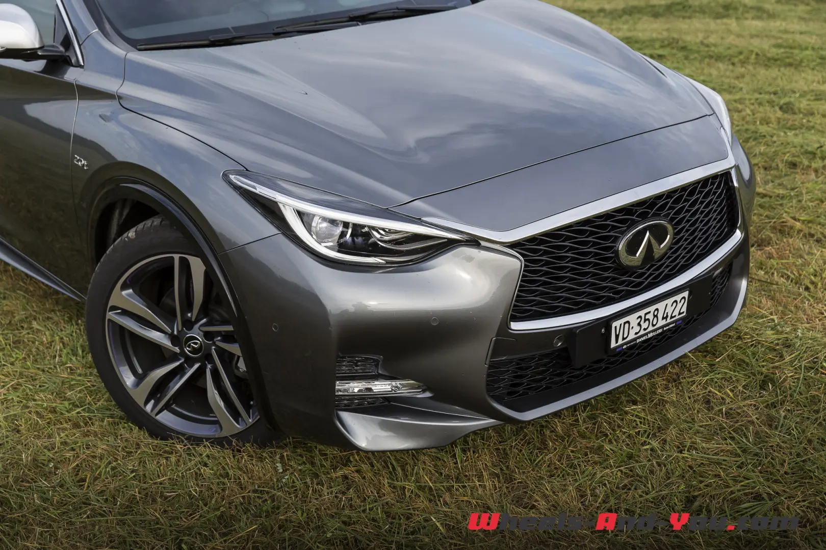 Infiniti Q30 Q30 2.0t AWD Sport City Black DCT 3
